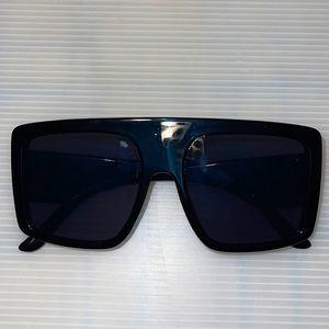 COPY - Oversized All black Sunglasses